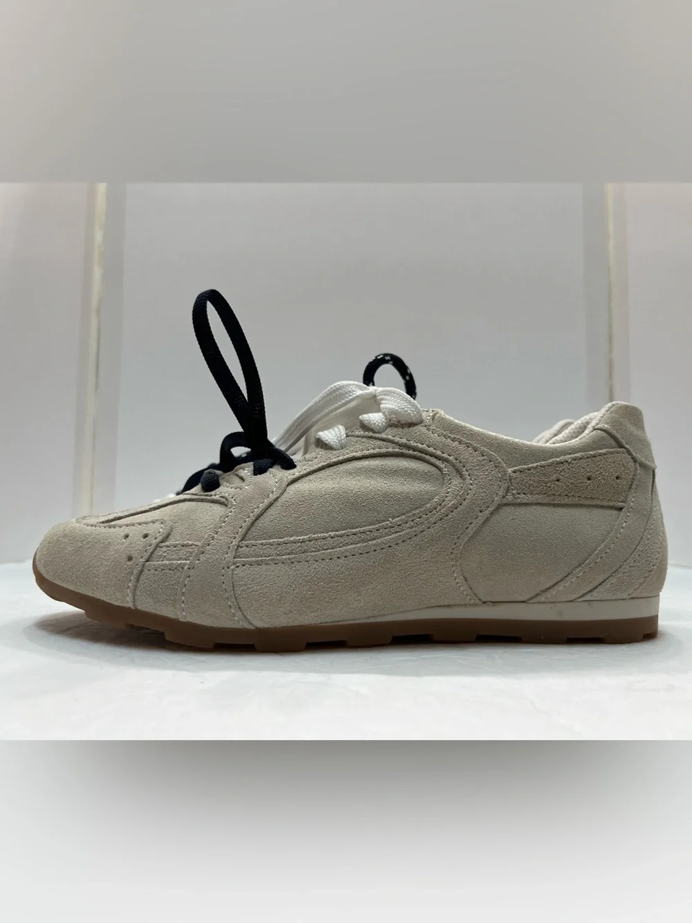 Divine Follie like new